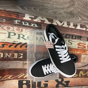 Never worn women 7 1/2 no box!!